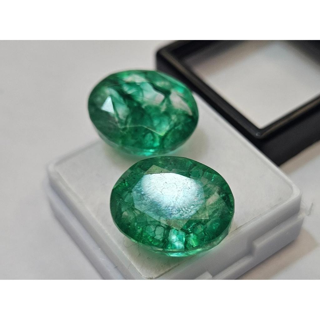Fabulous Emerald Green Colombian Oval Cut 27-28 Ct Certified Loose Gemstone