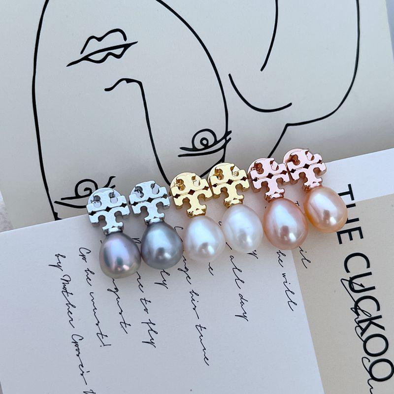 

Elegant European-American Design Freshwater Pearl Metal Dangle Earrings золотий