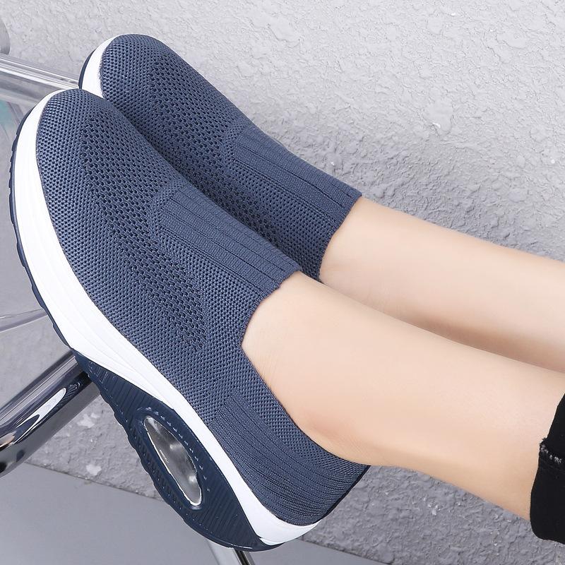 2025 autumn women's shoes kick comfortable fly-woven non-slip soft bottom mesh foreign trade breathable air cushion sports shoes