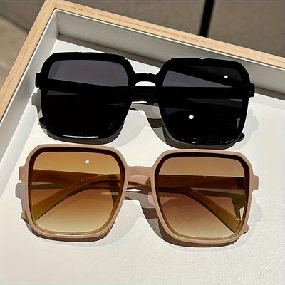 Extra Large Fashionable Fashion Sunglasses for Women with Square Plastic Decorative Glasses for Daily Use and Outdoor Travel
