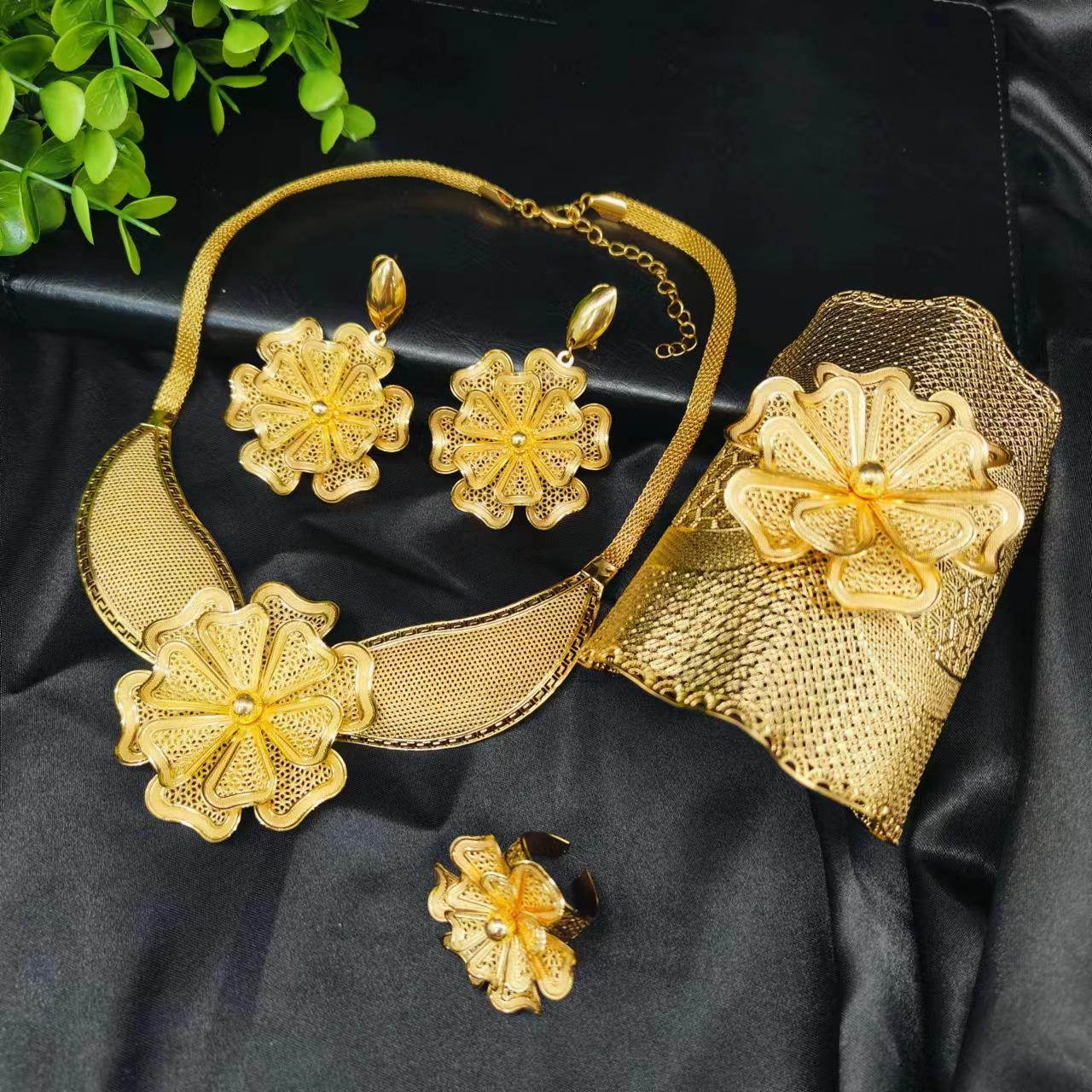 

Европейский и американский комплект свадебных украшений: Элегантное ожерелье, серьги, браслет и кольцо 24k Gold Plated