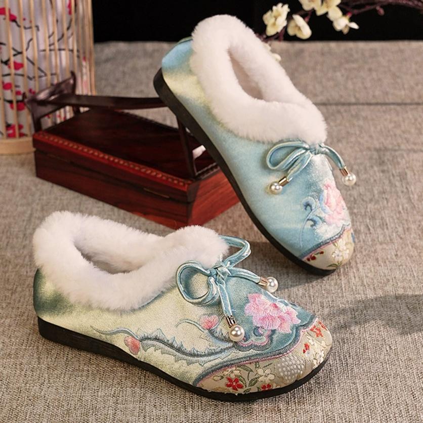 Autumn and Winter Retro Handmade Cloth Shoes, Women's Casual Embroidered Cotton Shoes, Women's Plus Velvet Winter Shoes, Plush Shoes
