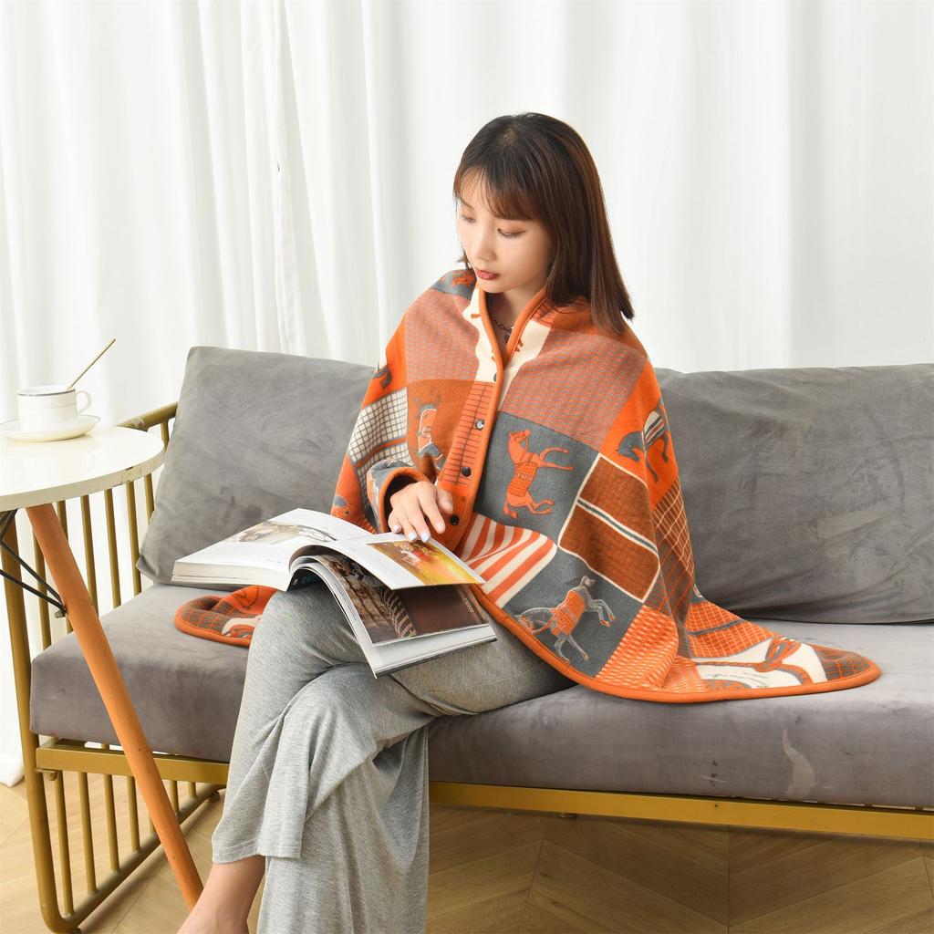 Flannel Blanket Snap Blanket Office Shawl Blanket Sofa Blanket Quilt Plaid Shawl Thickened Cape