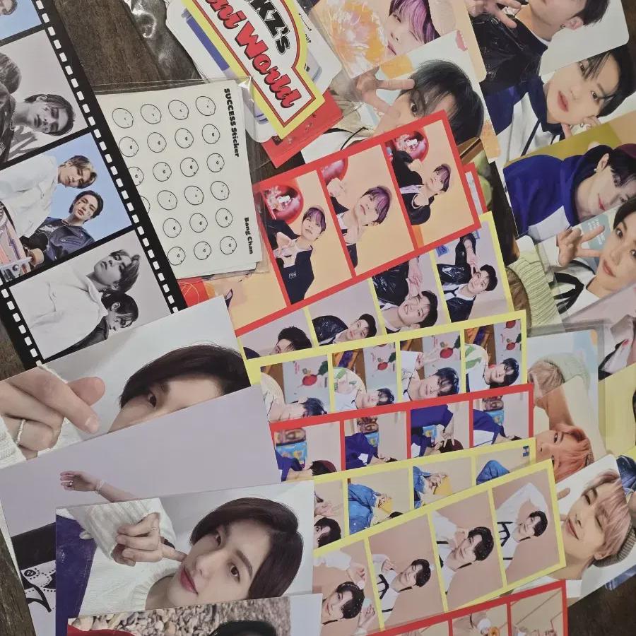 

Straykids 2023 Season s Greetings Poca+ Four Cut + Sticker + Hyunjin Noiji Postcard