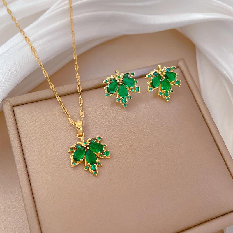 Maple Leaf Luxury Titanium Steel Banquet & Wedding Necklace - Versatile Internet Celebrity Clavicle Chain for Women
