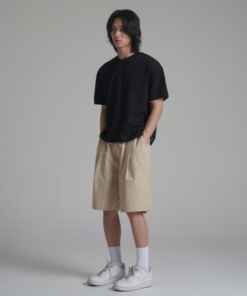 Noming Chino Single-Pleat Strap Wide Bermuda Shorts - Beige