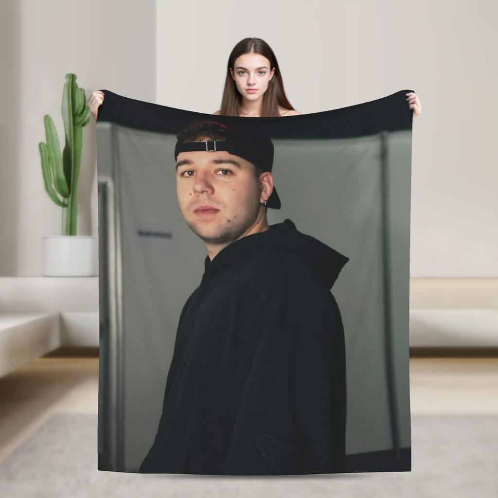 Super Soft Blanket Decorative Rapper Quevedo Music Throw Blanket Flannel Bedspread For Bedroom Funny Sofa Bed Cover