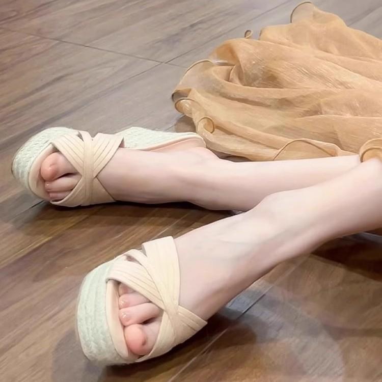 Small Muffin Platform Sandals Women's Straw Woven Wedge Slippers Cm Summer Wear High Heel Slippers
