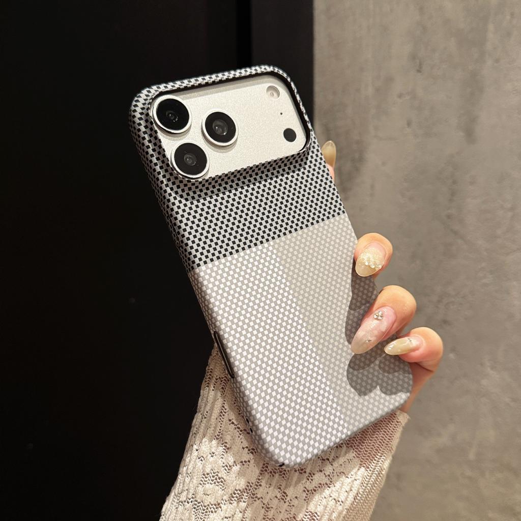 Applicable to iPhone17promax Kevlar plaid mobile phone case Apple 16 ultra-thin carbon fiber skin feel 15 protective case