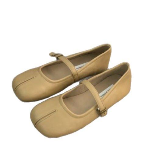 Flat-bottomed gentle evening shoes French cream yellow pig's trotters single shoes women's spring and autumn soft-soled split-toed Mary Jane grandma l