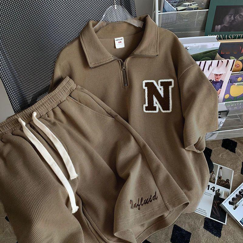 

Женский вафельный спортивный костюм унисекс, летняя рубашка с короткими рукавами в гонконгском стиле + корейские шорты, повседневный комплект из двух предметов M коричневый