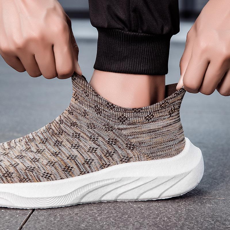 New casual mesh shoes fly-woven large-size men's and women's casual shoes lightweight soft-soled couple's sports shoes socks shoes