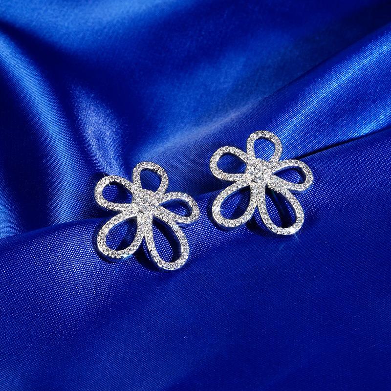 Sunflower Clavicle Chain Petal Zircon Diamond Necklace Women'S Necklace Five Or Five Flowers Full