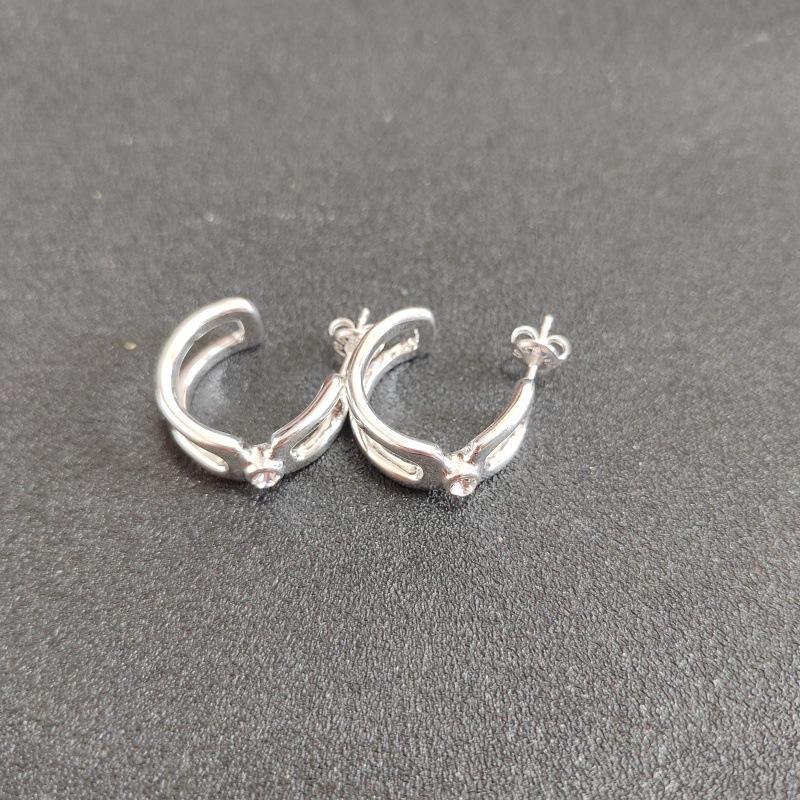 2026 New Hot Selling Fashionable Exquisite Luxury Hollow C-shaped Earrings, Suitable for Casual Fashion Matching