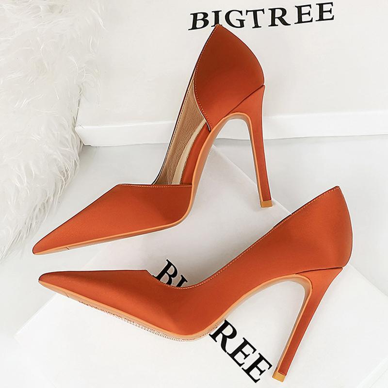 Large Size 43 Pointed Shoes Woman Pumps Professional OL High Heels Office Shoes Silks Satins Women Heels Stilettos Ladies Shoes 34 3980₽