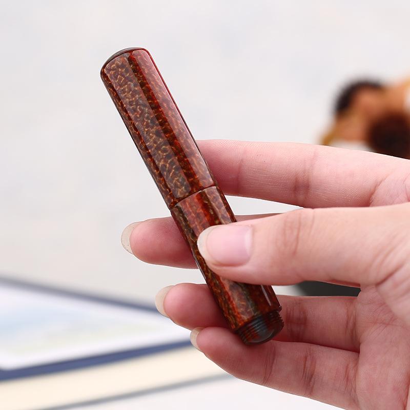 Taşınabilir Majohn Wancai Mini Reçine Dolma Kalem Yeşil-Beyaz İridyum F Uç 0.5mm Avuç İçi Kısa Mürekkepli Kalem Yazma Ofis Hediye Seti