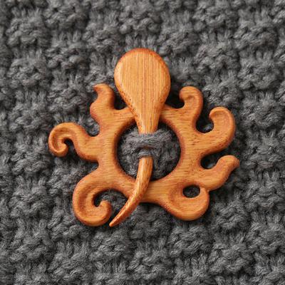 Wooden Animal Brooch Cute Dog Cat Sweater Pin Handcrafted Bird Rabbit Bear Turtle Scarf Brooch Pin for Sweaters Scarves Shawls