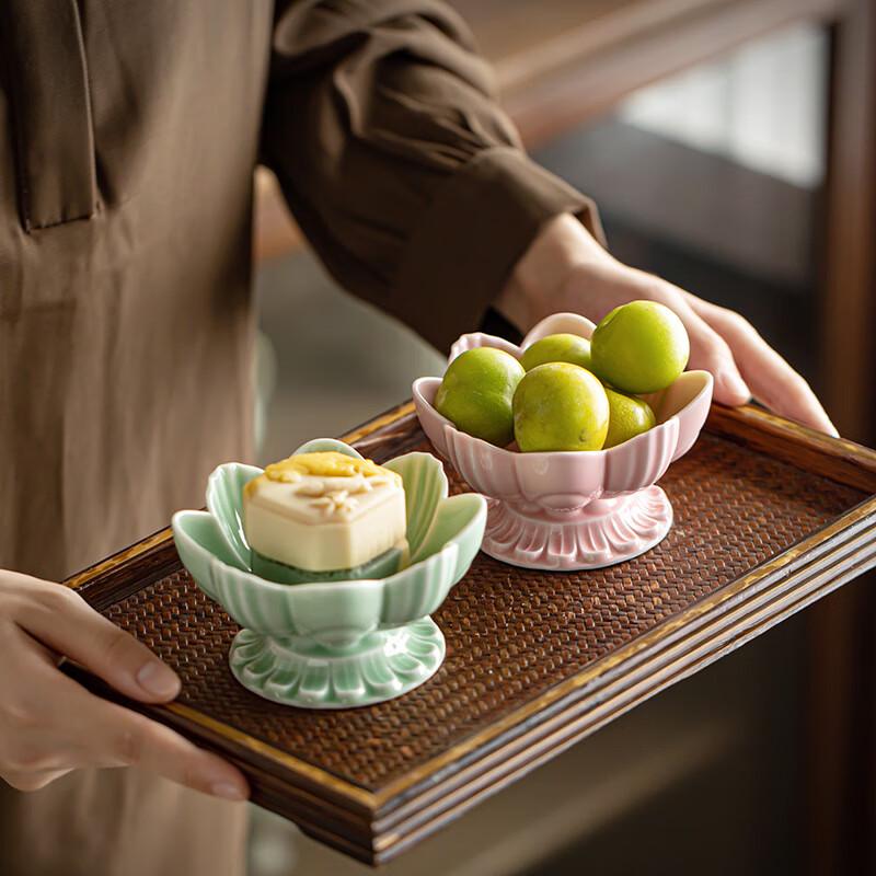 Small Retro Ceramic Lotus High-Foot Serving Plate