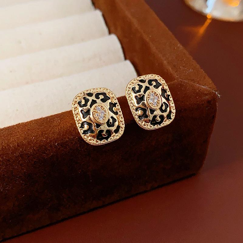 Retro Hong Kong Style Silver Needle Leopard Print Circle Earrings Light Luxury High-end Temperament Earrings Niche Earrings Women