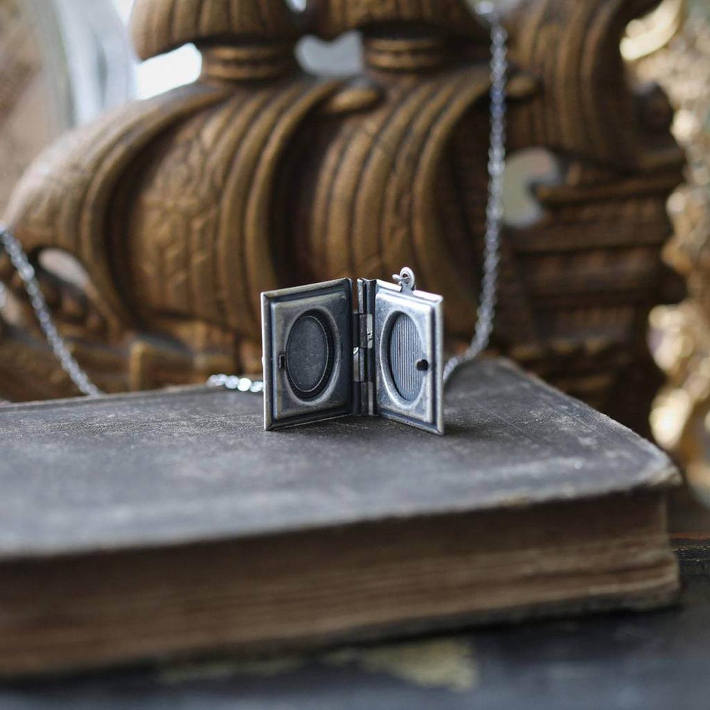 Dainty Book Locket Necklace Unique Pendant Collarbone Chain Sweater Chain Charm Vintage Neckchains Jewelry Accessory