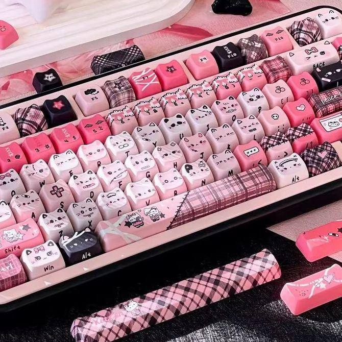 MAIMOOO Black Pink Cat Keycap Mao/Cherry Pbt Side Carving Cute Keycap 130Keys 7U Split Space Layout Black Pink Checkered Keycaps