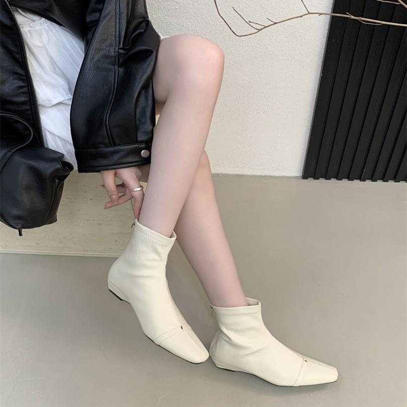 2025 Korean version of the new white short boots, retro versatile and simple inner height-increasing slope heel short tube temperament small square h