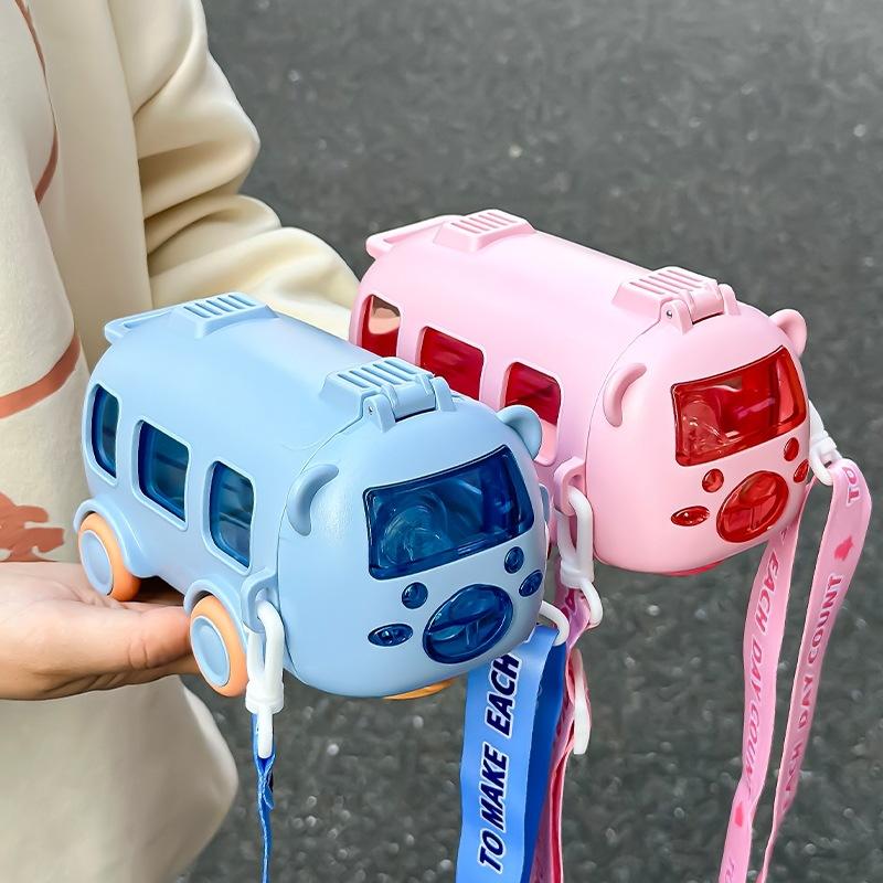 Children's water cup summer cartoon car baby bus straw cup boy kindergarten school special kettle