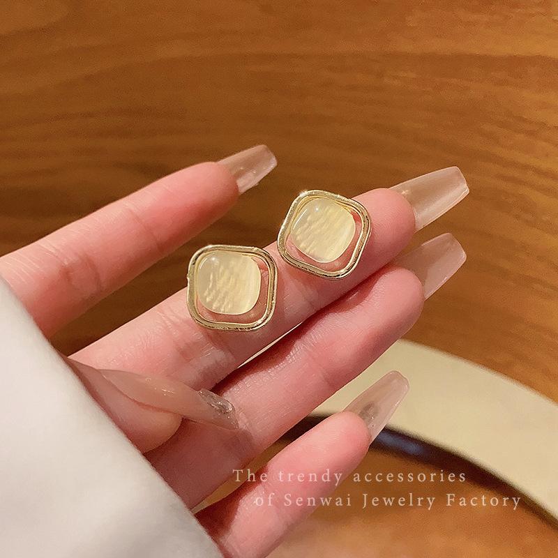 

S925 Silver Needle Premium Sense Opal Earrings Femininity Explosive Geometric Earrings Retro Simple Earrings Wholesale