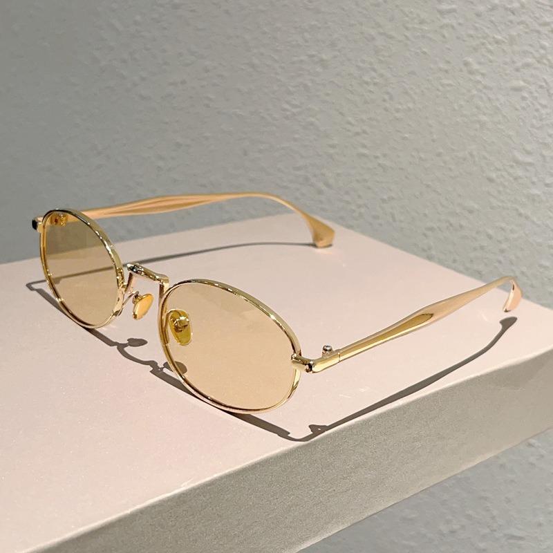Vintage Retro Oval Sunglasses for Men and Women UV400 Protective Classic Metal Frame Sunglasses Outdoor Beach