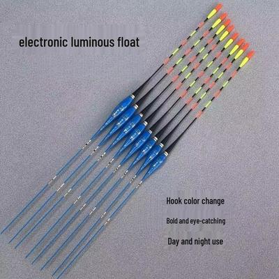 Flotteur de pêche électronique lumineux changeant de couleur: Attirant, Super Lumineux pour la Pêche de Nuit en Eaux Troubles - Idéal pour la Carpe et les Gros Poissons.