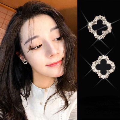 Fashion Silver Needle Clover Earrings Simple and Versatile Temperament Earrings Flower Earrings