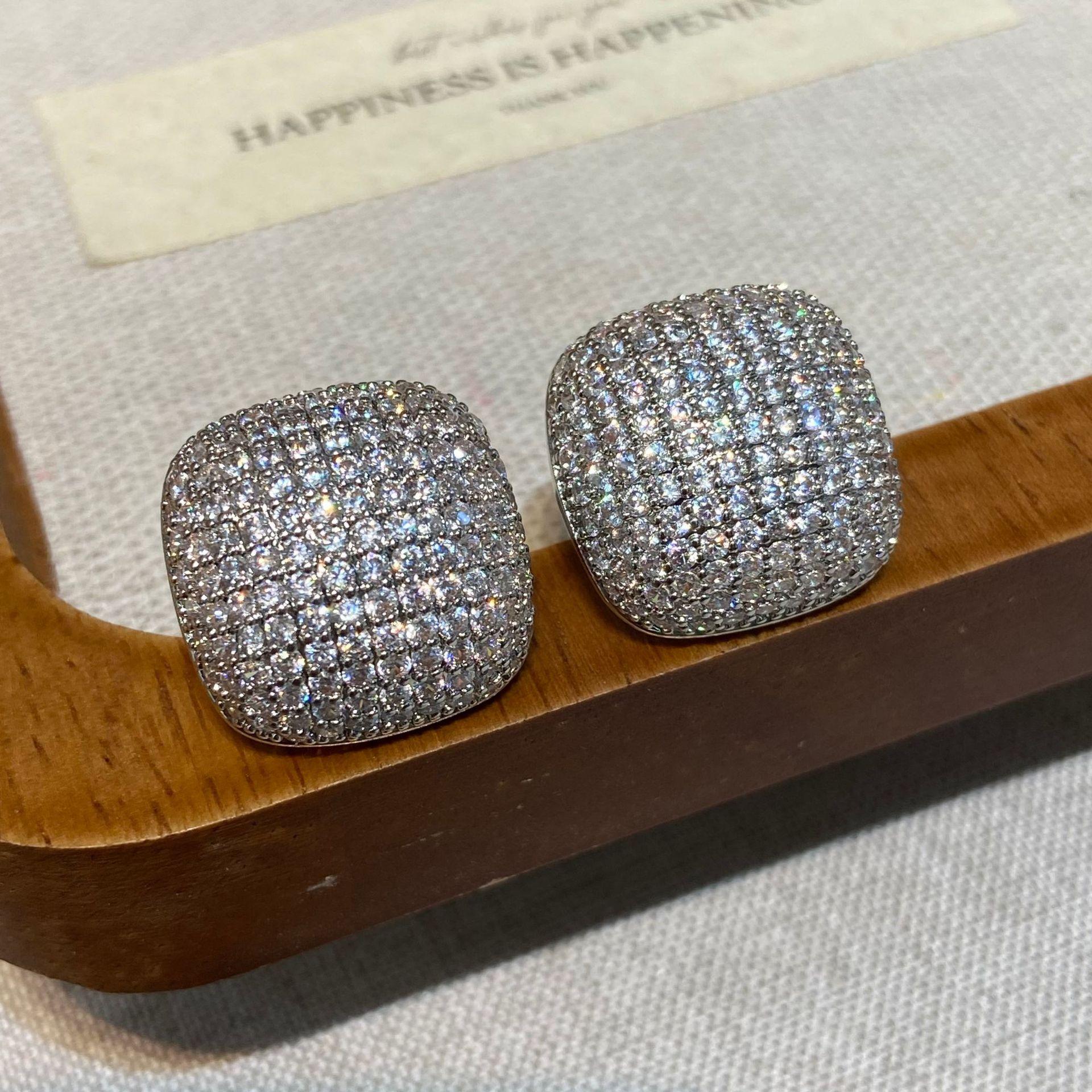 

Full Of Zircon Square Stud Earrings Design High-End Fashion Earrings Simple Women S Jewelry