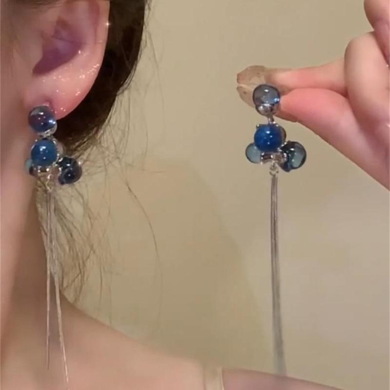 

Серьги-кисточки с круглыми шариками из смолы, темпераментные, нишевые, персонализированные, женские серьги в стиле легкой роскоши, изысканные