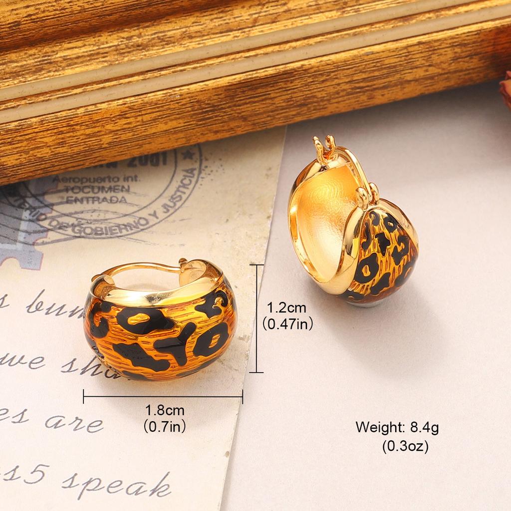 Autumn and winter new geometric round drop glaze leopard print stud earrings design sense simple wind versatile silver needle earrings heart earrings