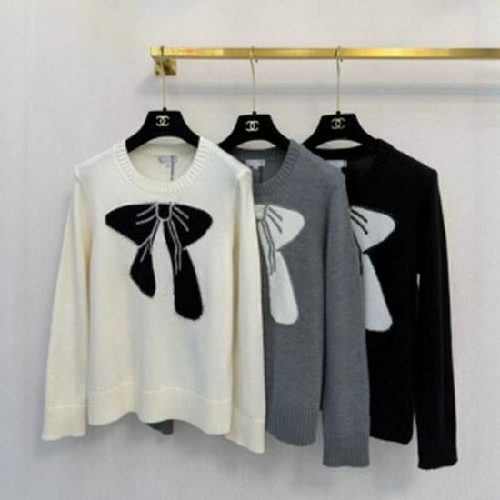 Cartoon Sheep & Dog Jacquard Knit Sweater for Women - Sweet, Soft, Age-Reducing Design with Round Neck and Long Sleeves.