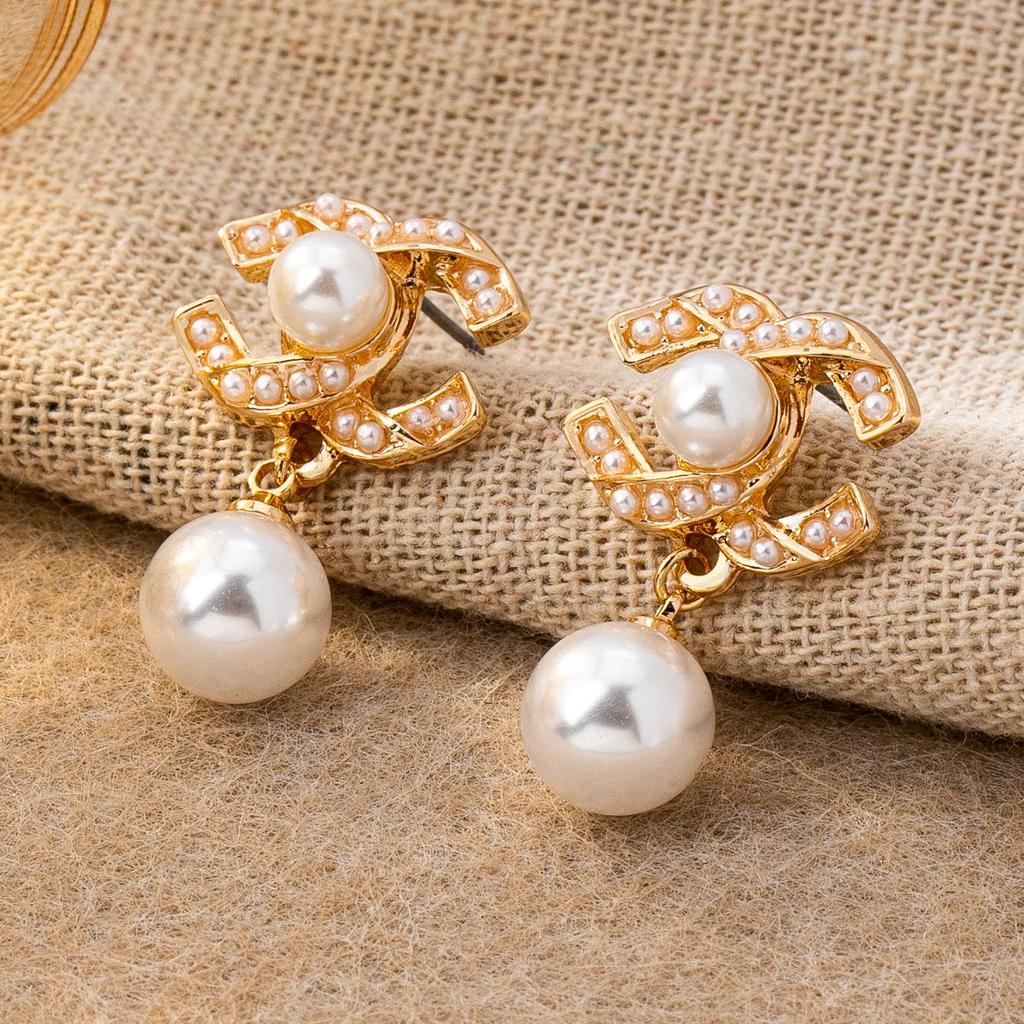 Daisy Jewelry: Imitation Pearl & Rhinestone CC Pendant Earrings for Women's Daily Wear