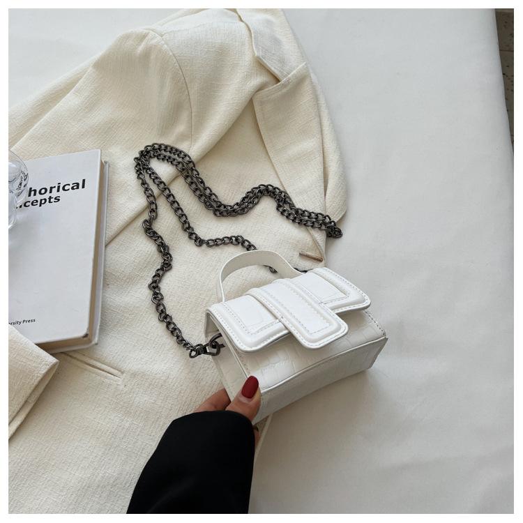 

2025 new spring and summer fashion versatile small square bag high texture niche women Internet celebrity foreign style shoulder messenger bag women белый