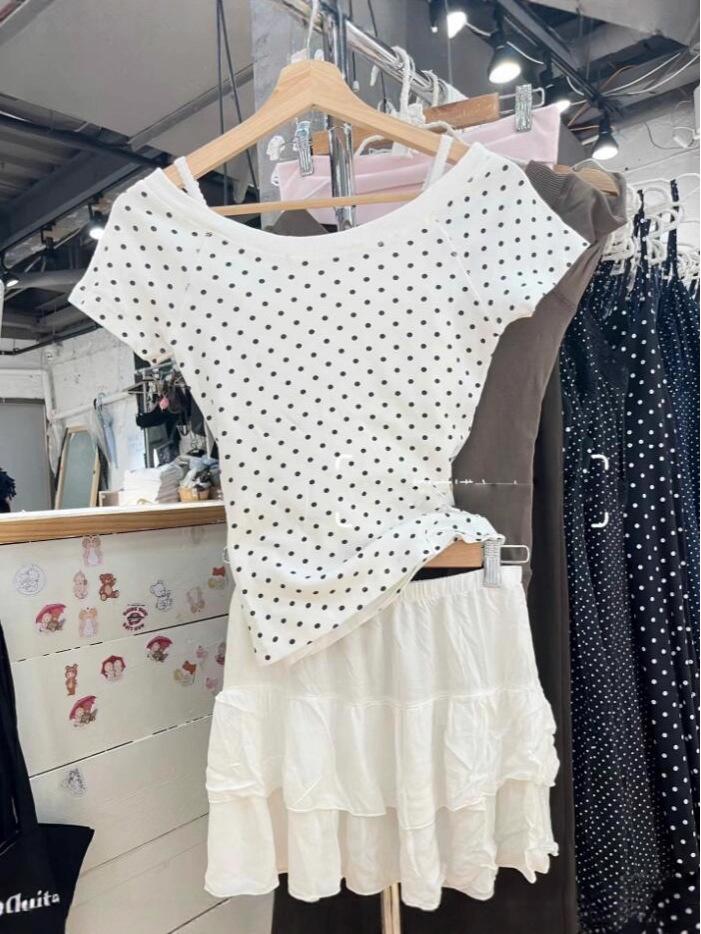 BM American Polka Dot Slim Fit Short Sleeve Round Neck T-shirt