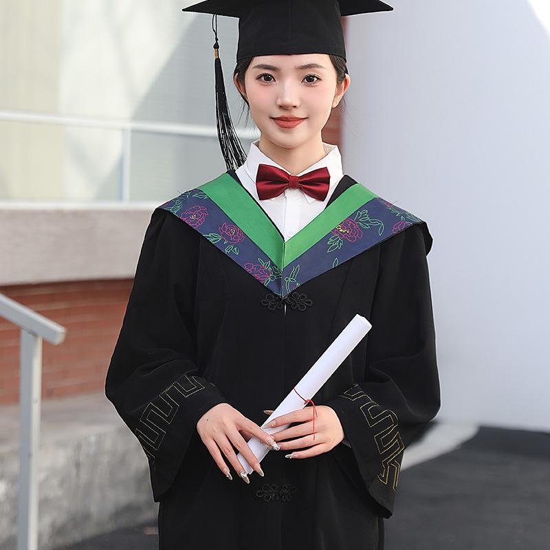 

Unisex Bachelor s Graduation Gown - Academy Style for Engineering & Liberal Arts XL Height 180-190cm