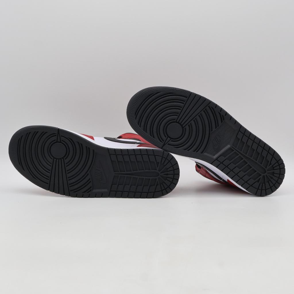 554724-069 Nike Air Jordan 1 Mid Chicago Black Toe (2025) (Men's)