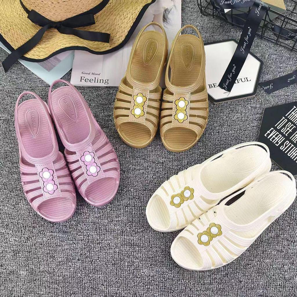 Dámské lehké protiskluzové prodyšné PVC sandály: Ideální pro letní svrchní oblečení