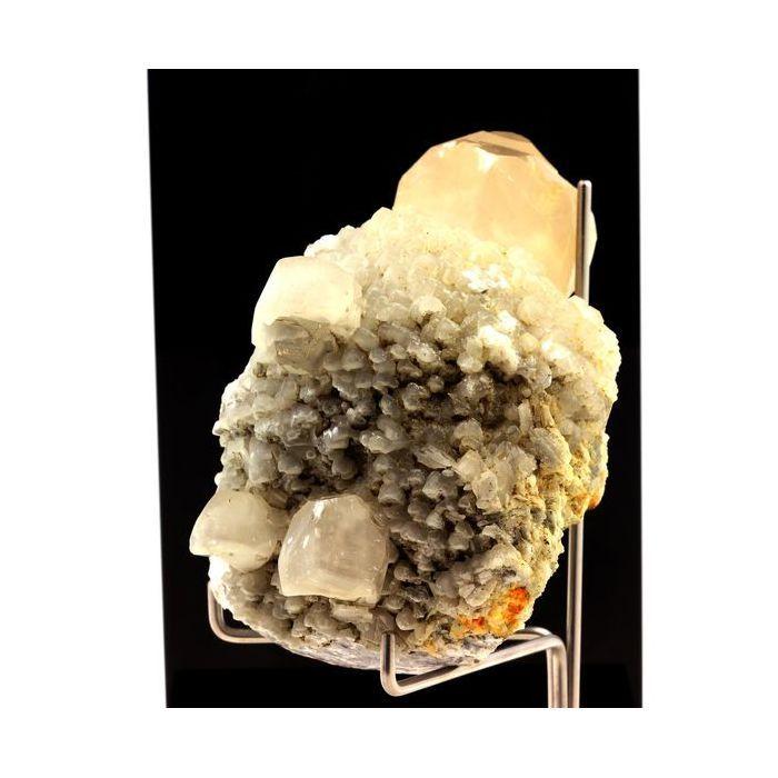 Pierres et Minéraux. Calcite + Baryte. 2308.0 ct. Saint-Péray, Ardèche, France.