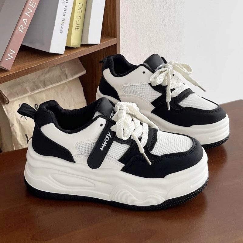 Inner heightening women's shoes mesh surface 2025 summer new versatile thick-soled small man black and white muffin white shoes women's board shoes