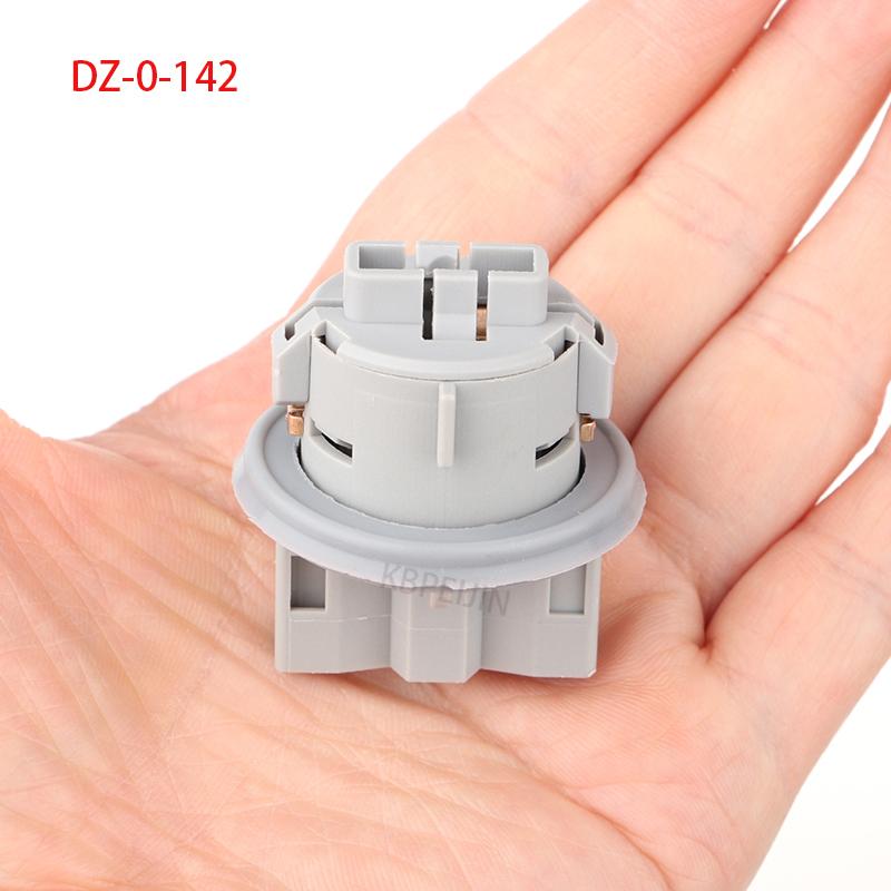 1Pcs Car Light Lamp Holder For Opel Bulb Socket Accessories 1x Bulb Lamp Holder