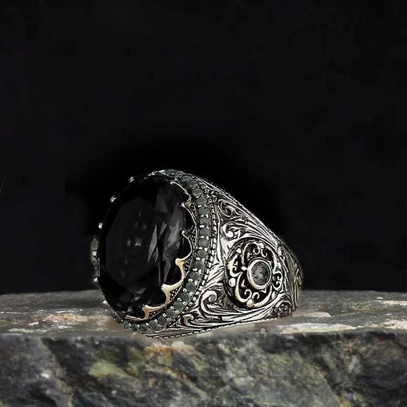 Totem pattern zircon rings Men's punk dark tide cool European and American style rings are popular vintage accessories