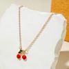 Grenzüberschreitendes rotes Reisperlen-Perlen mehrlagiges Halskettenset mit Strasssteinen Kirsche Kirschen Anhänger Halskette dreiteiliges Set