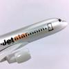 Scale Aircraft Model 16cm for Jetstar Airways Airbus A320 Simulation Airplanes Decoration Die-cast Plane Model with Bracket