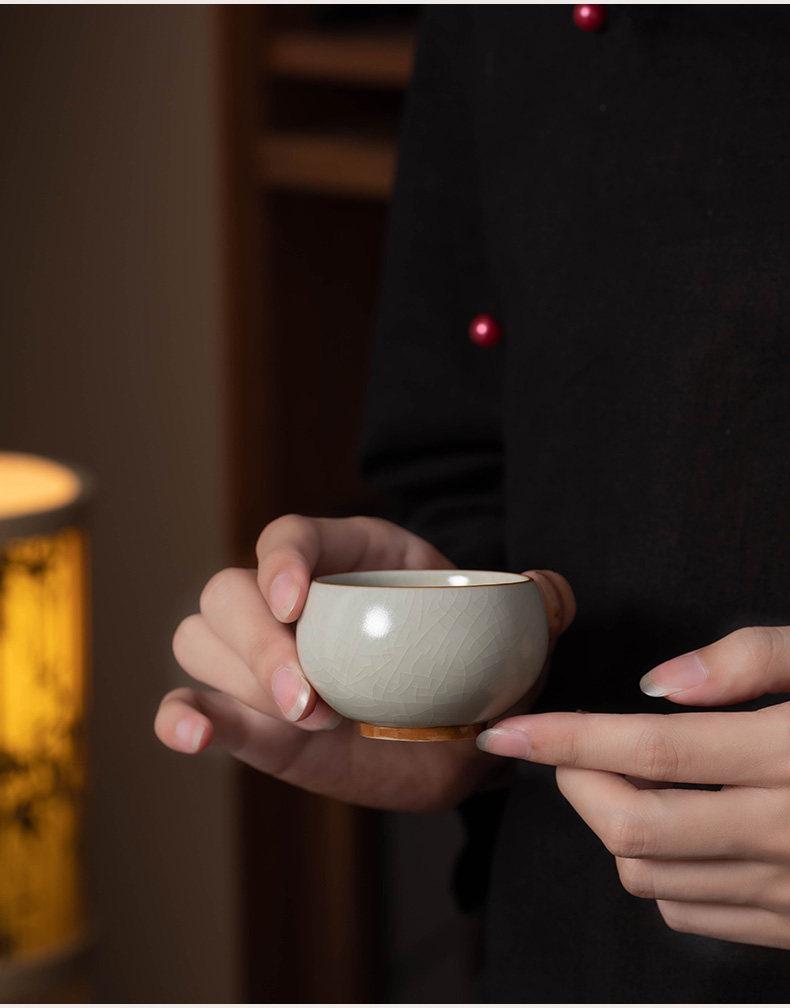 Handmade Ru Kiln Sky Blue Crackle-Glazed Ceramic Teacup for Gongfu Tea