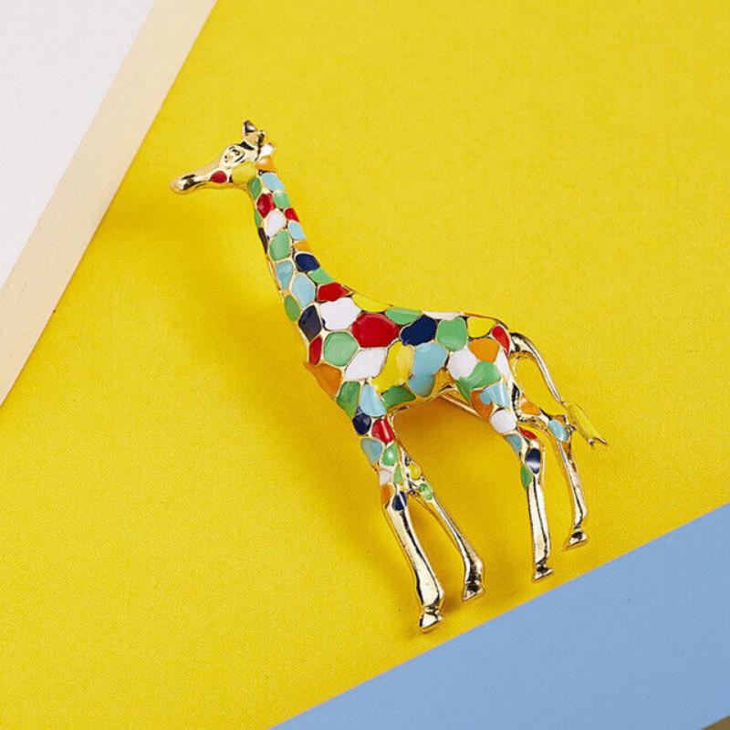 Enamel Giraffe Brooches for Women Cute Animal Pin Fashion Jewelry Gold Color Gift for Kids Exquisite Broches