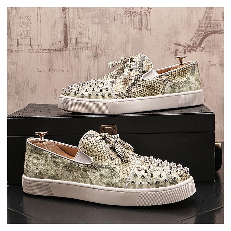 Mode homme pointes chaussures cloutées slip-on imprimé peau de serpent rivets chaussure cuir souple ballerines glands mocassins chaussures de créateur homme